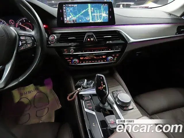 BMW 5 Series 2018 — Фото 14/20