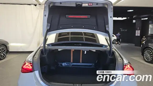 Mercedes-Benz E-Class 2024 — Şəkil 20/20