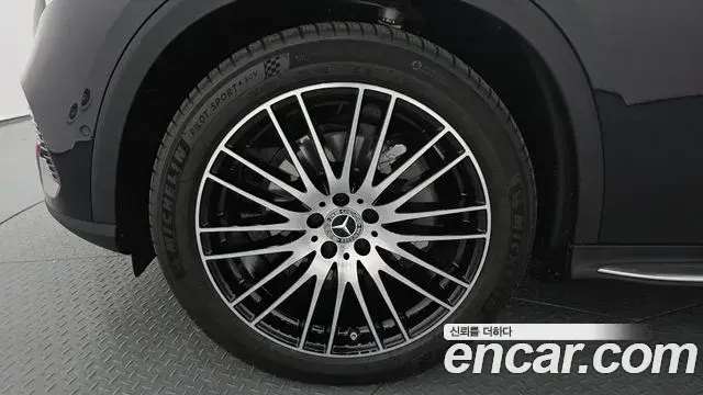 Mercedes-Benz GLC-Class 2025 — Photo 19/37