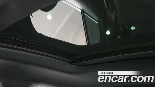Mercedes-Benz GLC-Class 2025 — Photo 6/37
