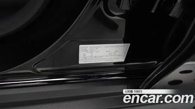 Mercedes-Benz GLC-Class 2025 — Photo 23/37