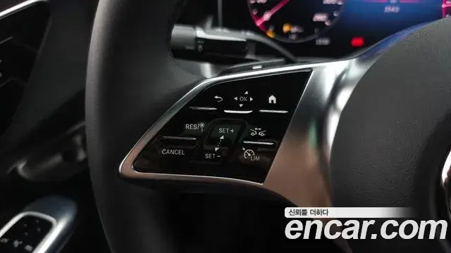 Mercedes-Benz GLC-Class 2025 — Photo 30/37