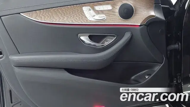 Mercedes-Benz E-Class 2021 — Фото 15/20