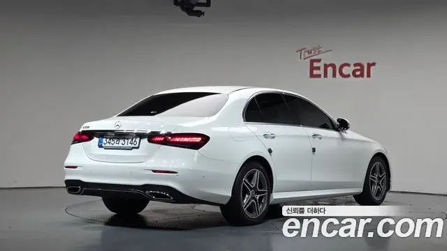 Mercedes-Benz E-Class 2023 — Фото 2/20