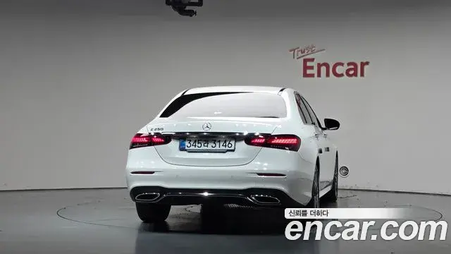 Mercedes-Benz E-Class 2023 — Фото 4/20