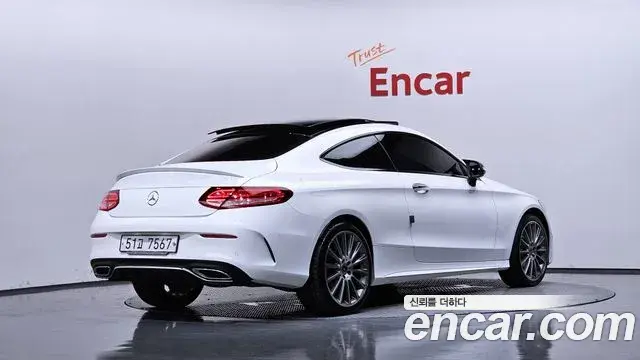 Mercedes-Benz C-Class 2019 — Фото 2/20