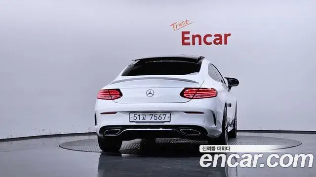 Mercedes-Benz C-Class 2019 — Фото 4/20