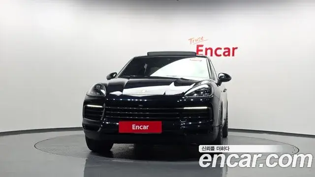 Porsche Cayenne 2020 — Фото 3/20