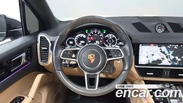 Porsche Cayenne 2020 — Фото 14/20
