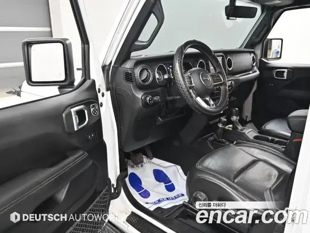 Jeep Wrangler 2020 — Фото 11/20