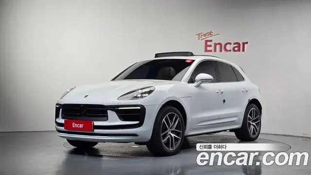Porsche Macan 2023 — Фото 1/20