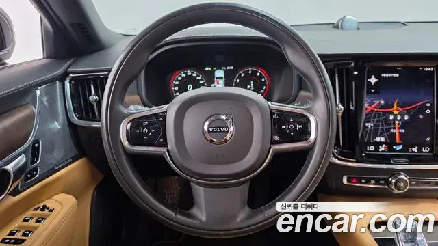 Volvo S90 2021 — ფოტო 18/20