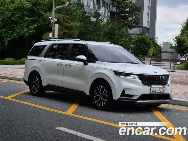 Kia Carnival 2020 — Фото 2/20