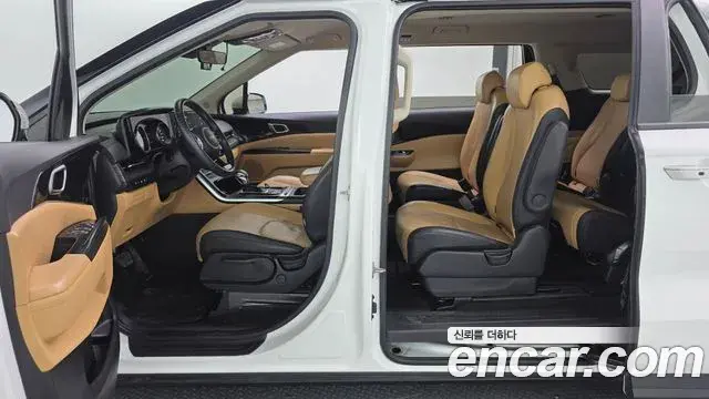 Kia Carnival 2022 — Фото 19/20