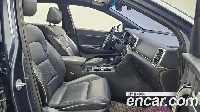 Kia Sportage The Bold 2018 — Фото 11/20