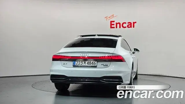 Audi A7 2023 — Фото 4/20