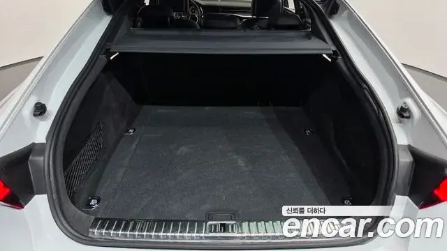Audi A7 2023 — Фото 18/20