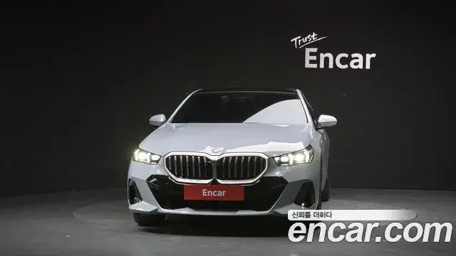 BMW 5 Series 2024 — Photo 3/20