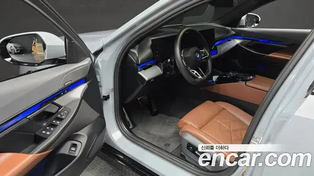 BMW 5 Series 2024 — Photo 10/20