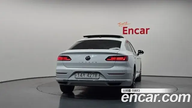 Volkswagen Arteon 2019 — ფოტო 20/31