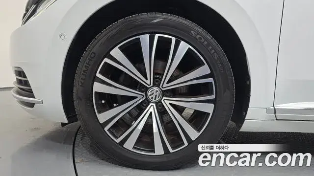 Volkswagen Arteon 2019 — ფოტო 11/31