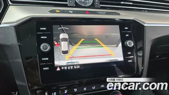 Volkswagen Arteon 2019 — ფოტო 27/31
