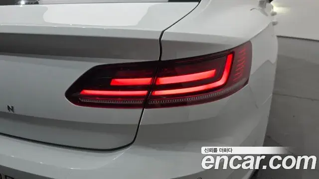 Volkswagen Arteon 2019 — ფოტო 30/31