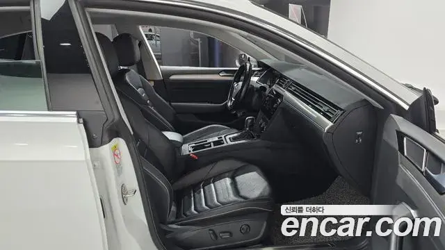 Volkswagen Arteon 2019 — ფოტო 9/31