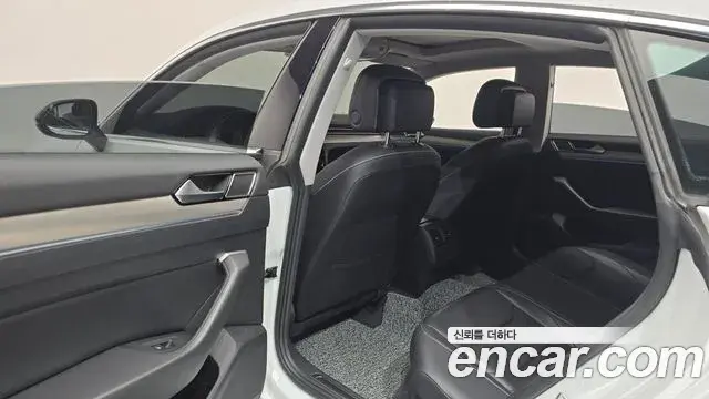 Volkswagen Arteon 2019 — ფოტო 8/31