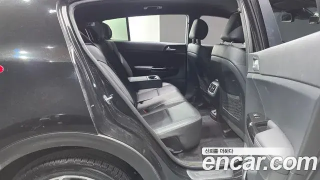 Kia Sportage The Bold 2018 — Фото 11/20