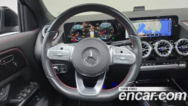 Mercedes-Benz GLA-Class 2022 — Фото 13/20