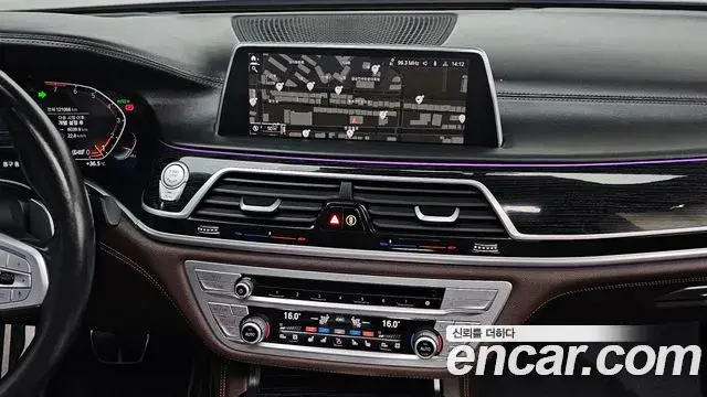 BMW 7 Series 2021 — Фото 13/20