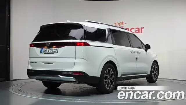 Kia Carnival 2021 — Фото 2/20