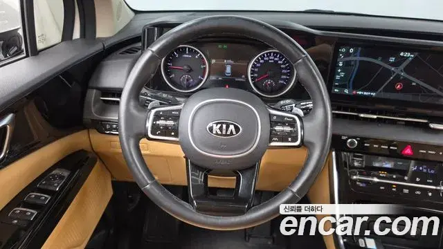 Kia Carnival 2021 — Фото 13/20