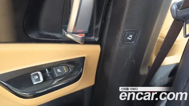 Kia Carnival 2021 — Фото 19/20