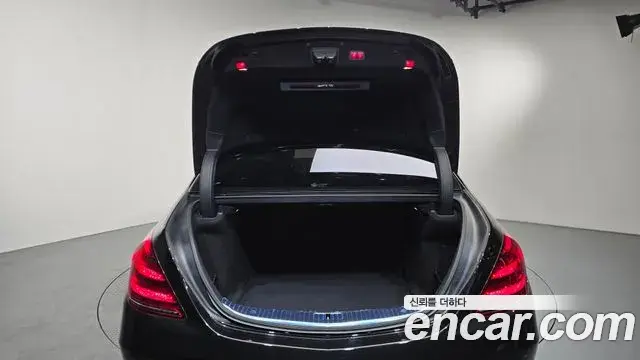 Mercedes-Benz S-Class 2018 — Фото 19/20
