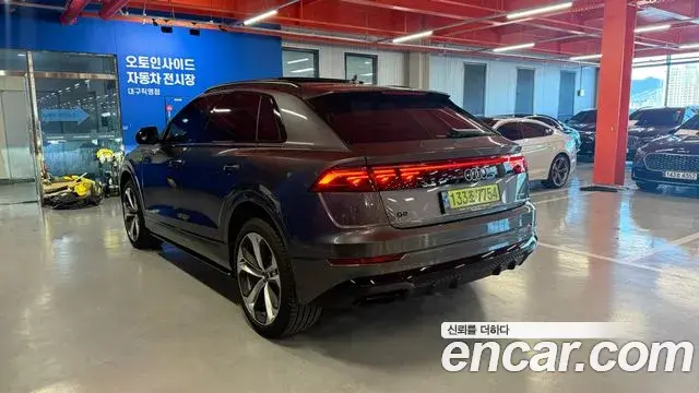 Audi Q7 2025 — Фото 2/20