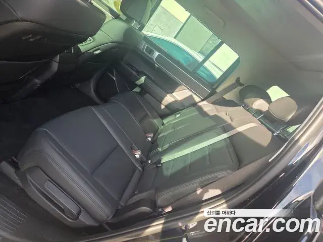 Hyundai Santa Fe 2025 — Фото 9/10