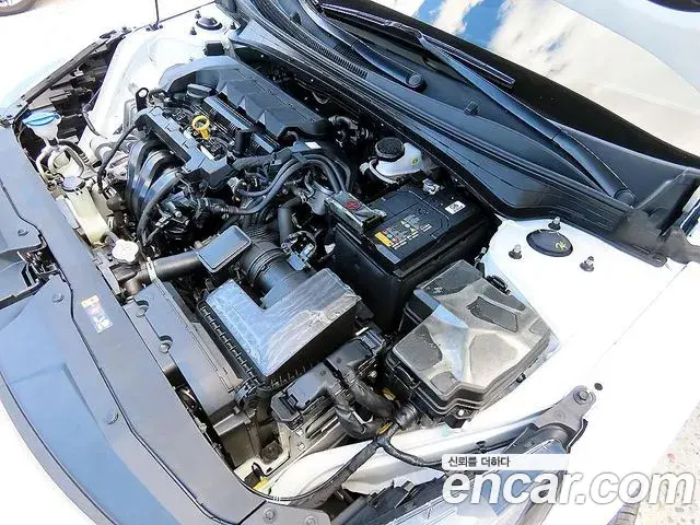 Hyundai Avante 2023 — Фото 17/18