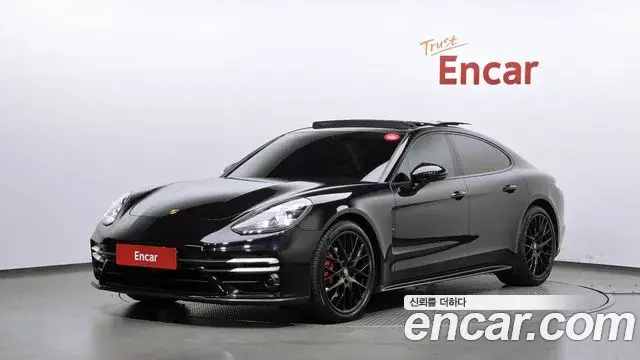 Porsche Panamera 2021 — Фото 1/20