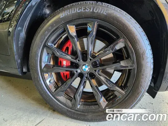 BMW X4 2025 — Фото 12/15