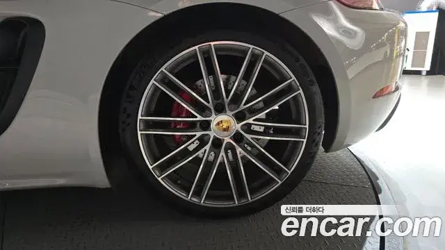 Porsche 718 Boxster 2021 — Şəkil 17/31