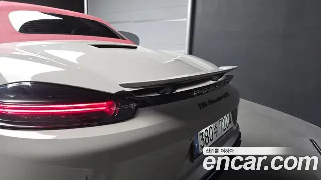 Porsche 718 Boxster 2021 — Şəkil 23/31