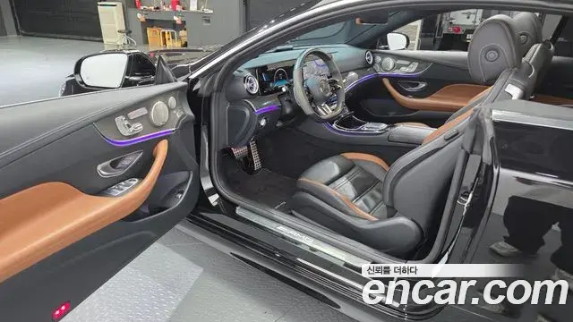 Mercedes-Benz E-Class 2021 — Фото 10/20
