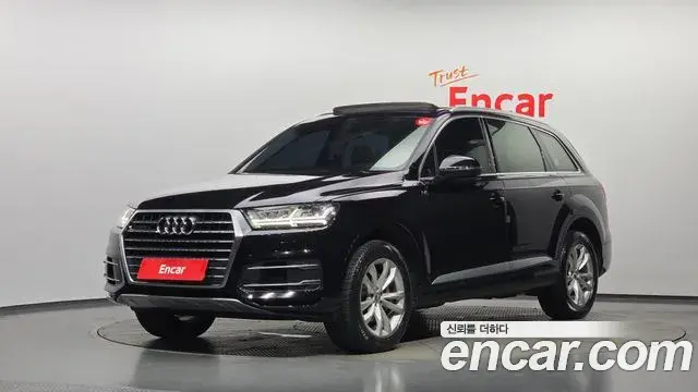 Audi Q7 2019 — Фото 1/20