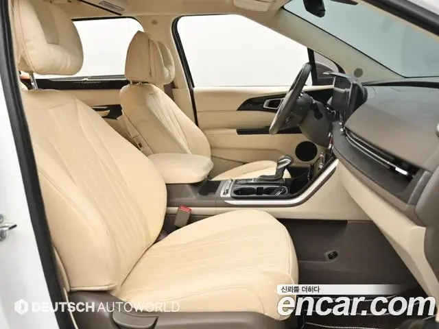 Kia Carnival 2023 — Фото 8/20