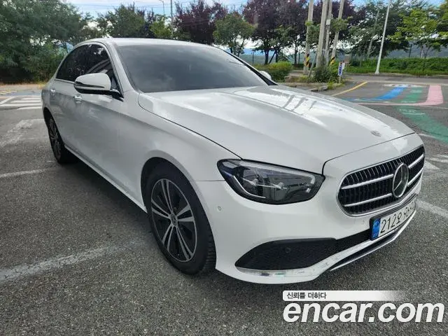 Mercedes-Benz E-Class 2021 — Фото 1/18