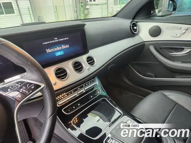 Mercedes-Benz E-Class 2021 — Фото 8/18