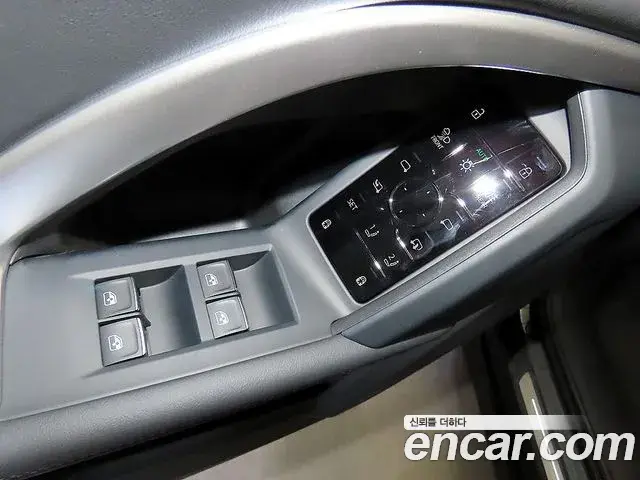 Audi Q5 2025 — Фото 12/20