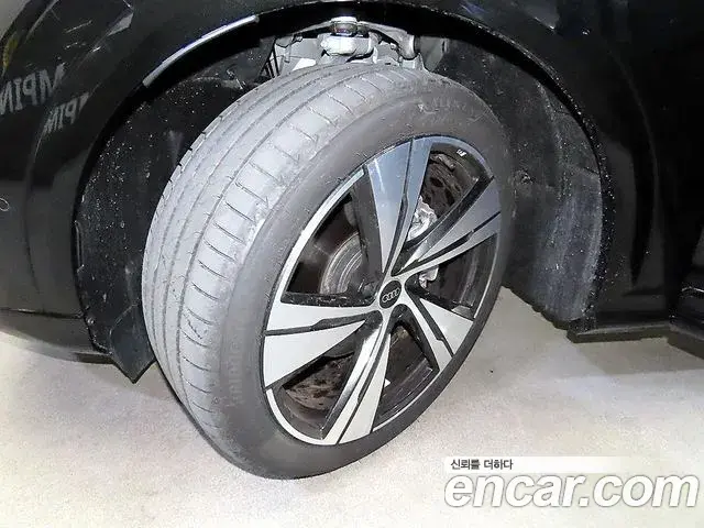 Audi Q5 2025 — Фото 19/20